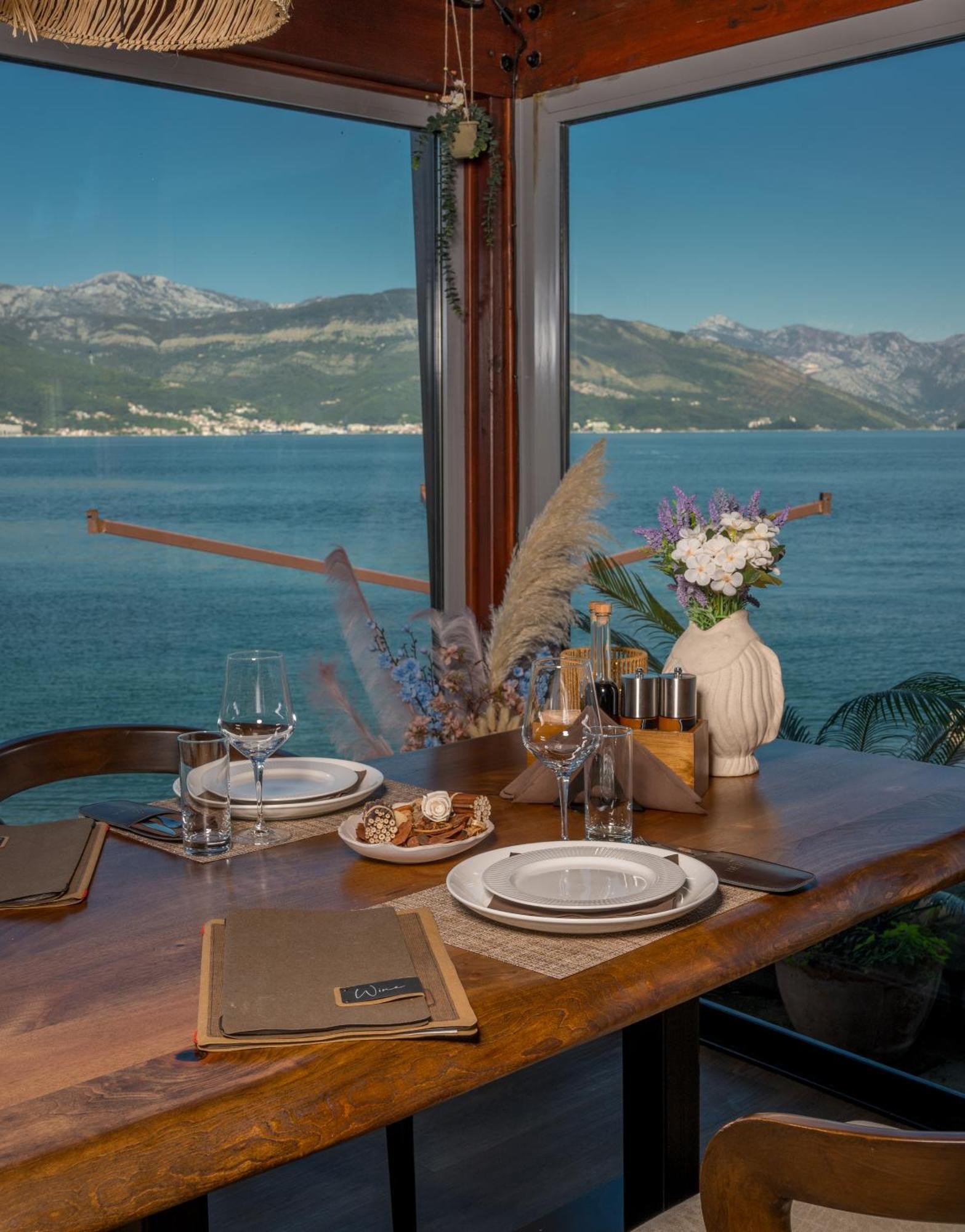 Luxury Sea Residence By Kristina Tivat Bagian luar foto